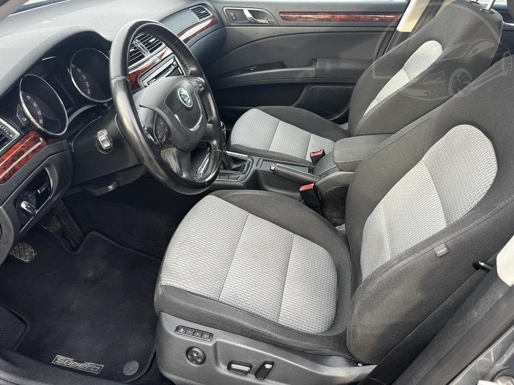 2010 Škoda SUPERB - 9