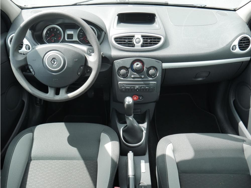 2011 Renault CLIO - 10