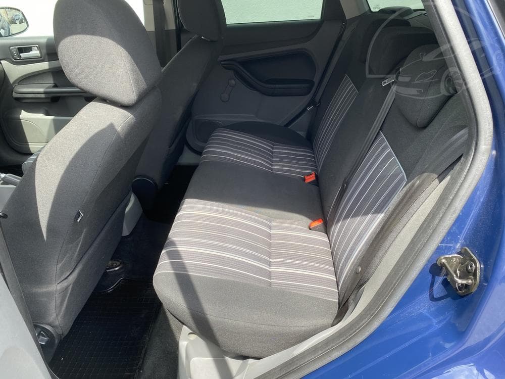 2009 Ford FOCUS - 19