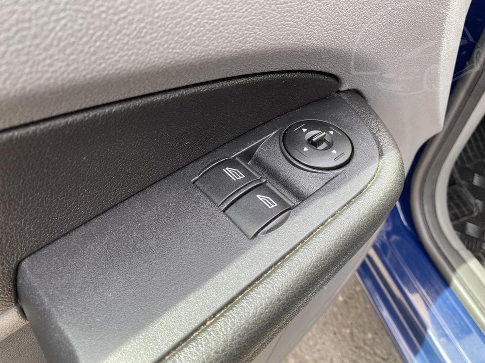 2009 Ford FOCUS - 25