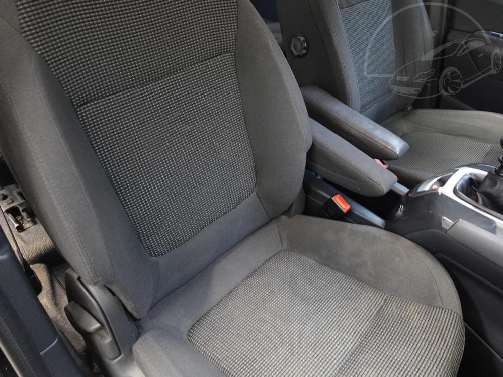 2012 Peugeot 5008 - 11