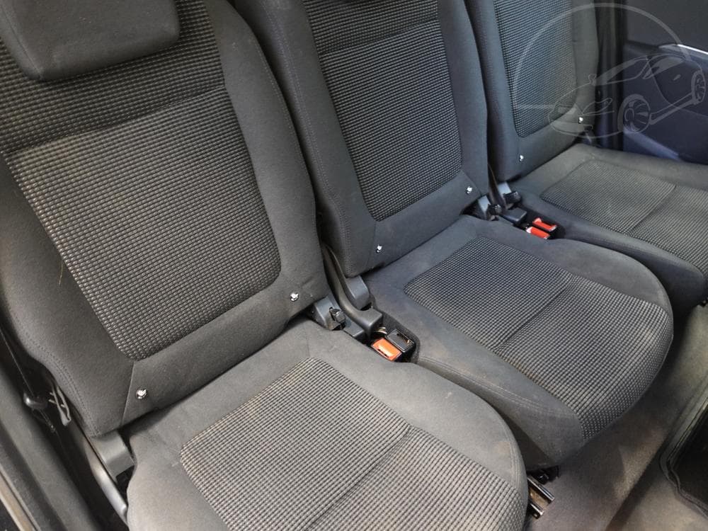 2012 Peugeot 5008 - 12