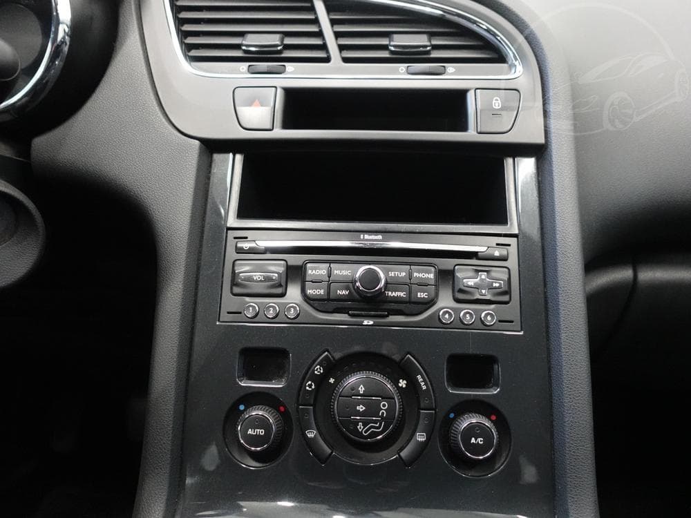 2012 Peugeot 5008 - 13