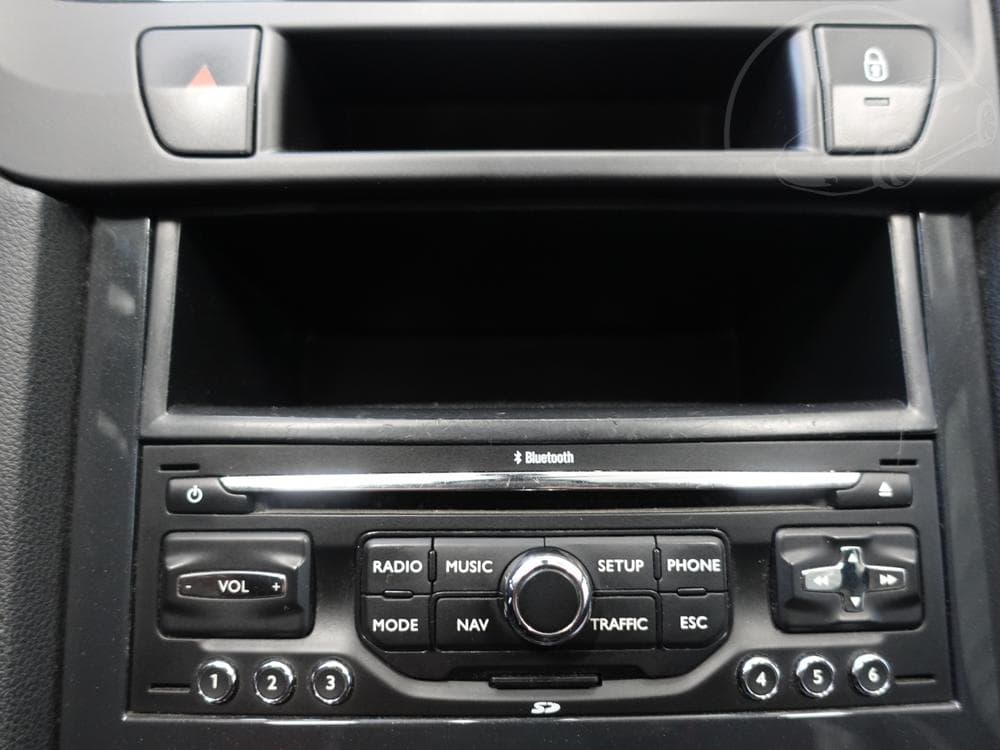 2012 Peugeot 5008 - 18