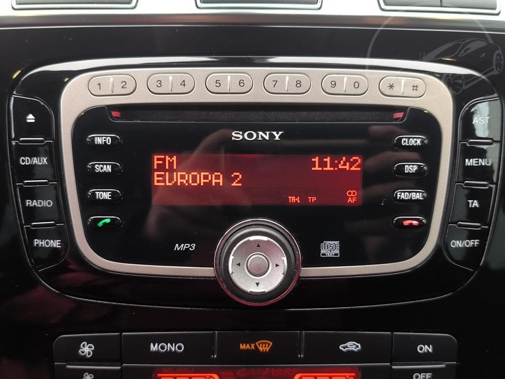 2011 Ford S-MAX - 11