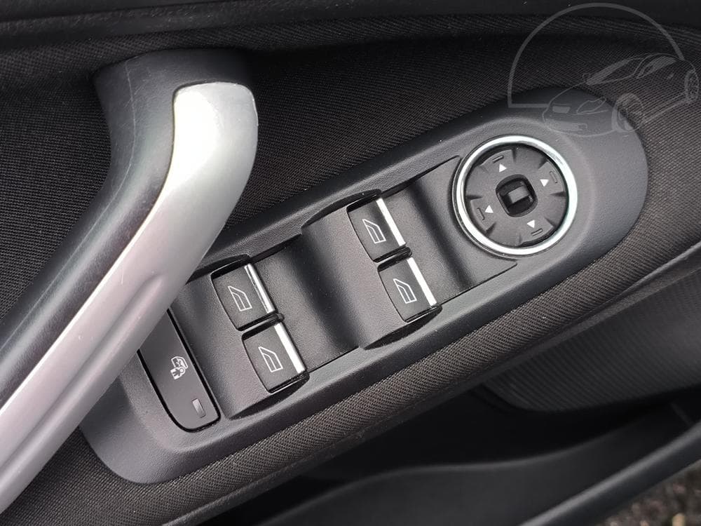 2011 Ford S-MAX - 16