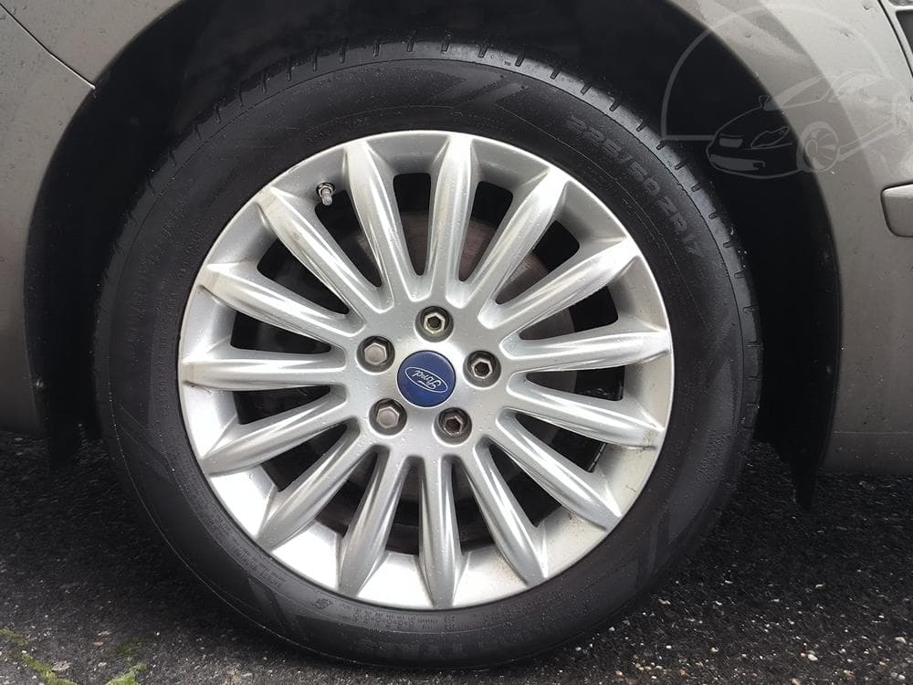 2011 Ford S-MAX - 18