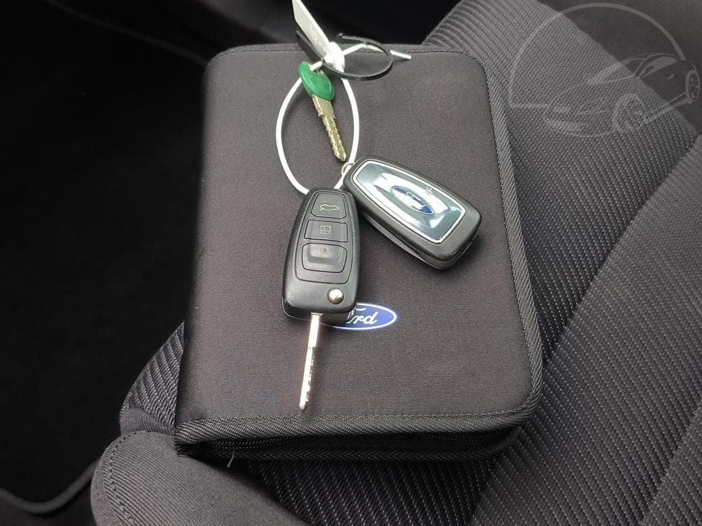 2011 Ford S-MAX - 19