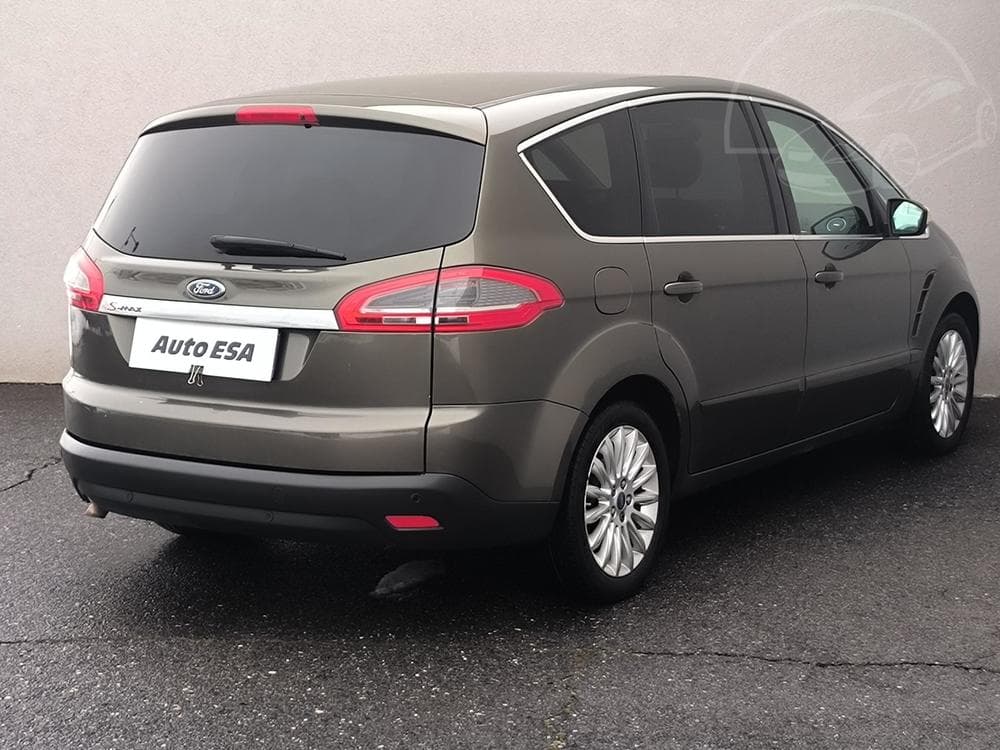 2011 Ford S-MAX - 4