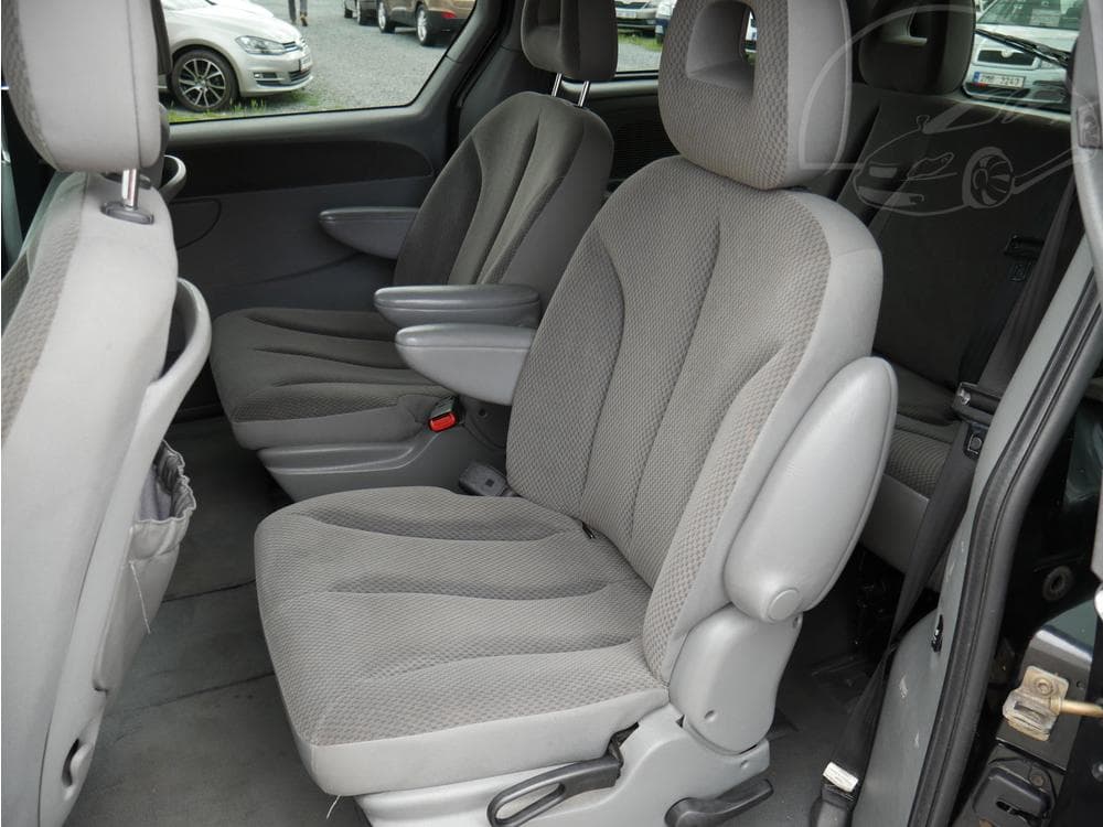 2005 Chrysler VOYAGER - 10