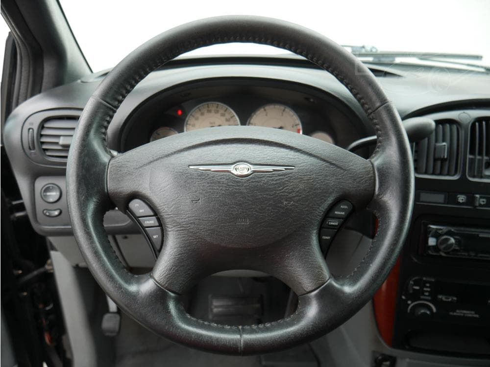 2005 Chrysler VOYAGER - 13