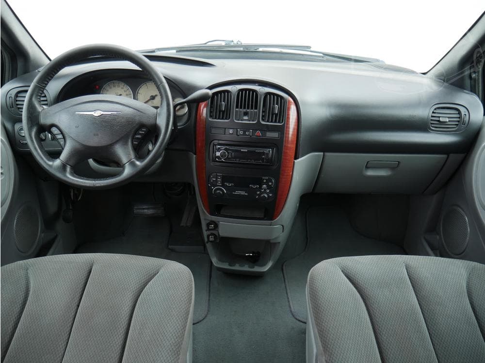 2005 Chrysler VOYAGER - 8