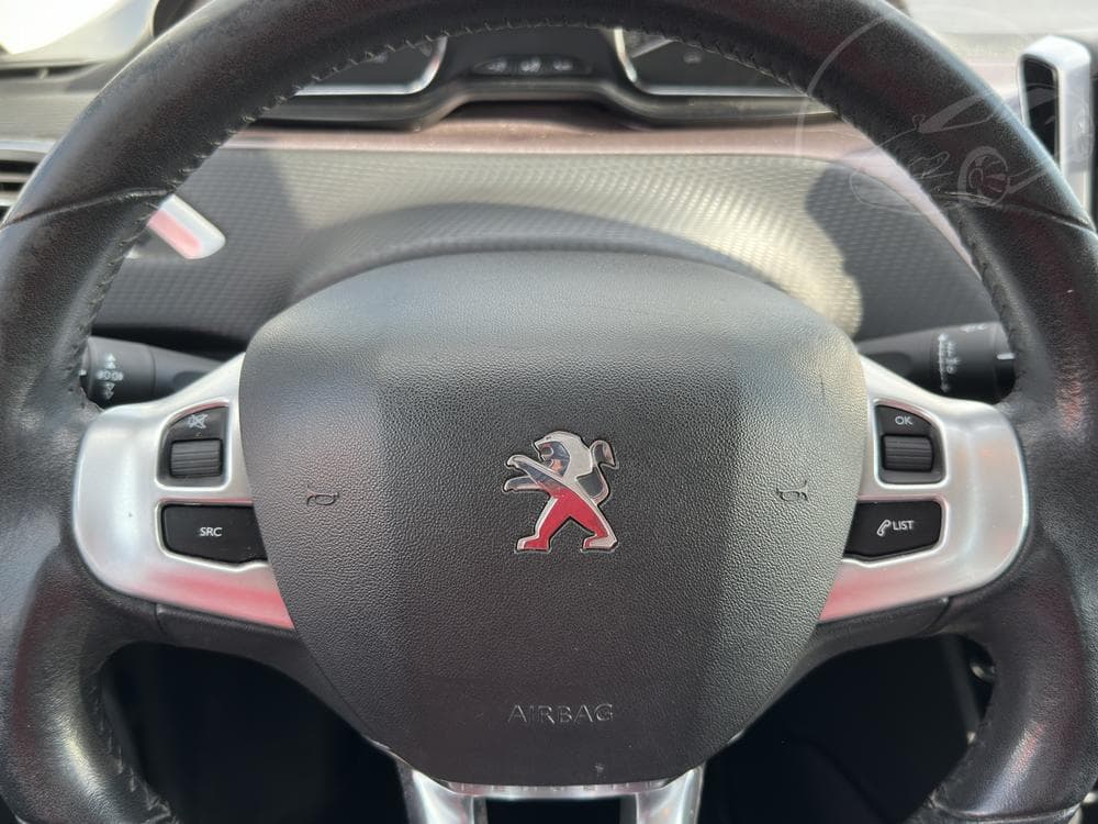 2015 Peugeot 2008 - 25