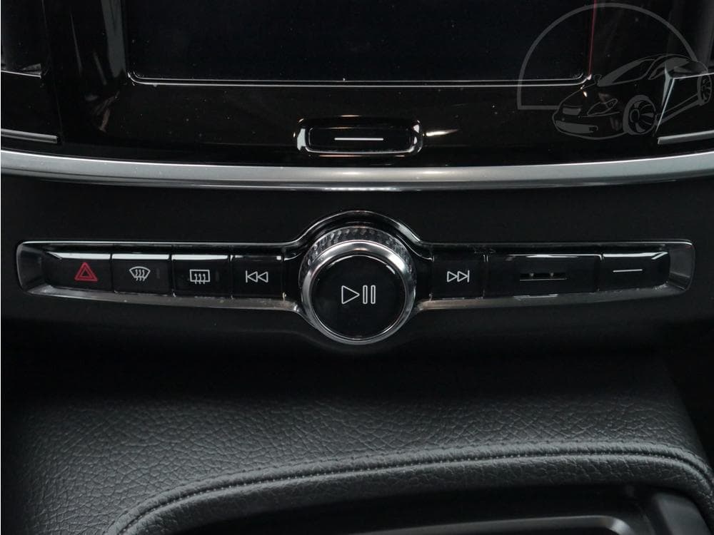 2018 Volvo V90 - 33