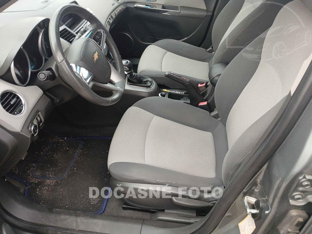 2010 Chevrolet CRUZE - 3