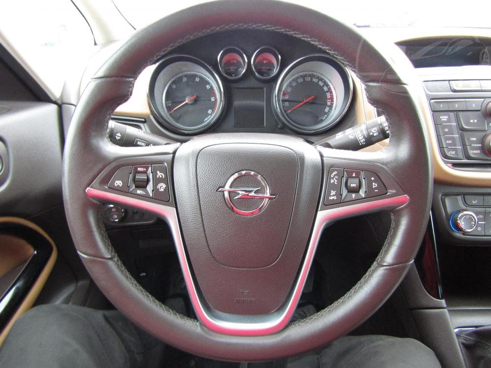 2016 Opel Zafira - 37