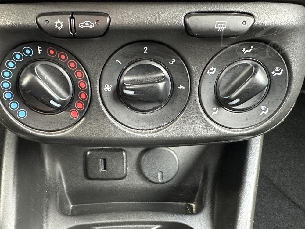 2018 Opel CORSA - 15