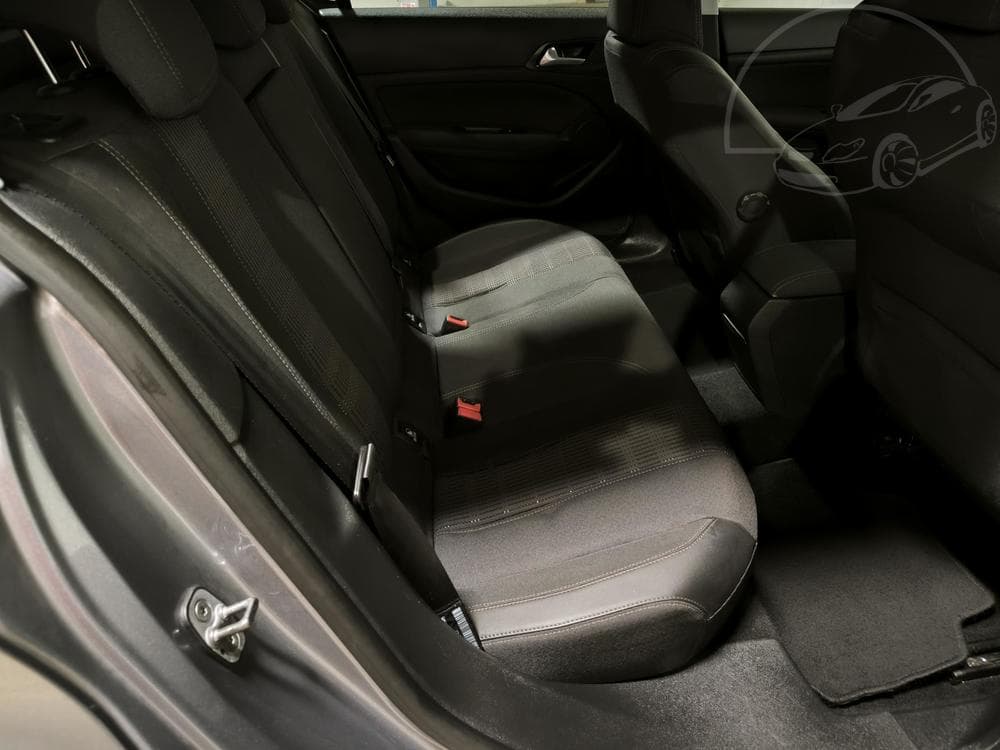 2018 Peugeot 308 - 11