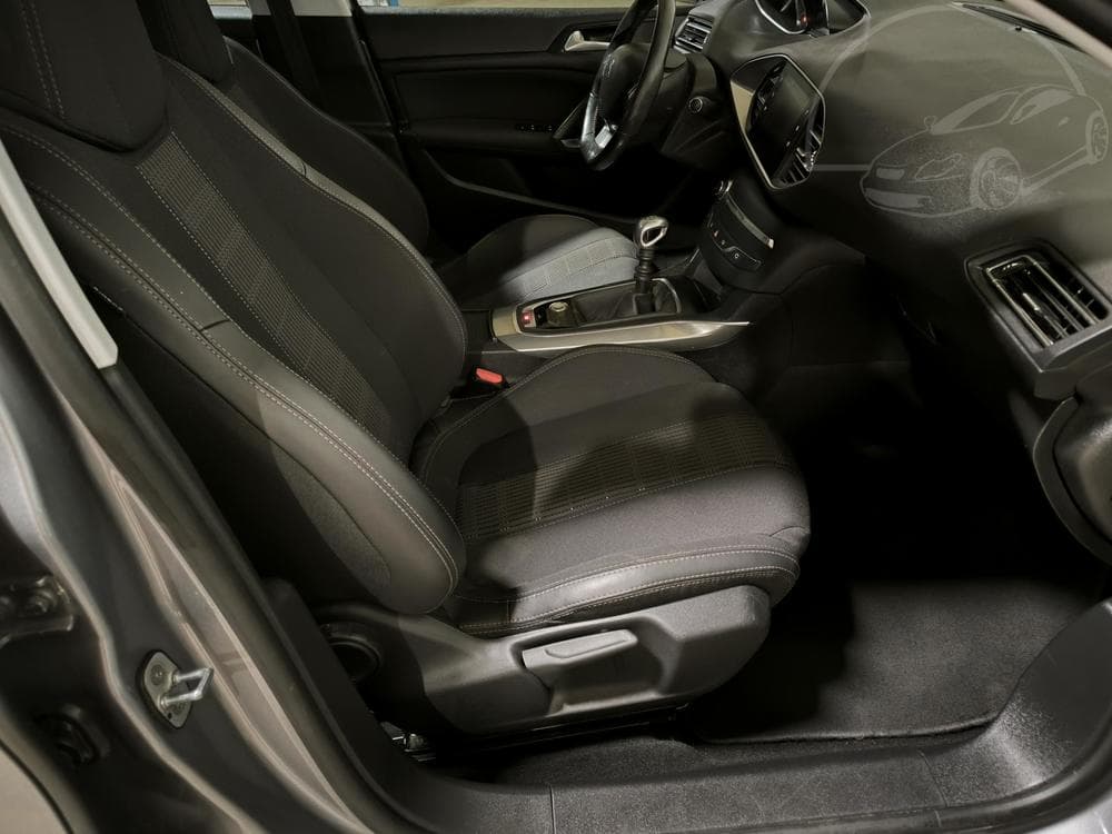 2018 Peugeot 308 - 12