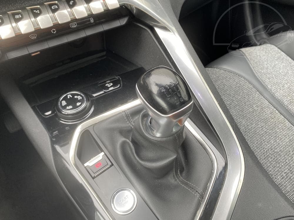 2017 Peugeot 5008 - 43