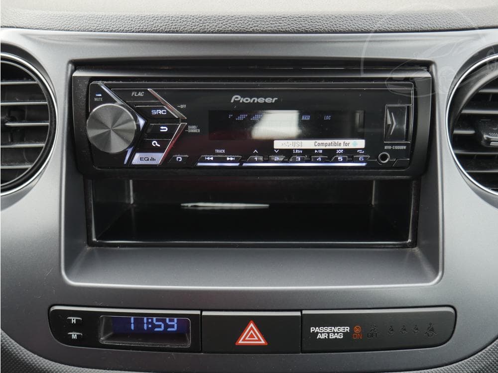 2018 Hyundai i10 - 15