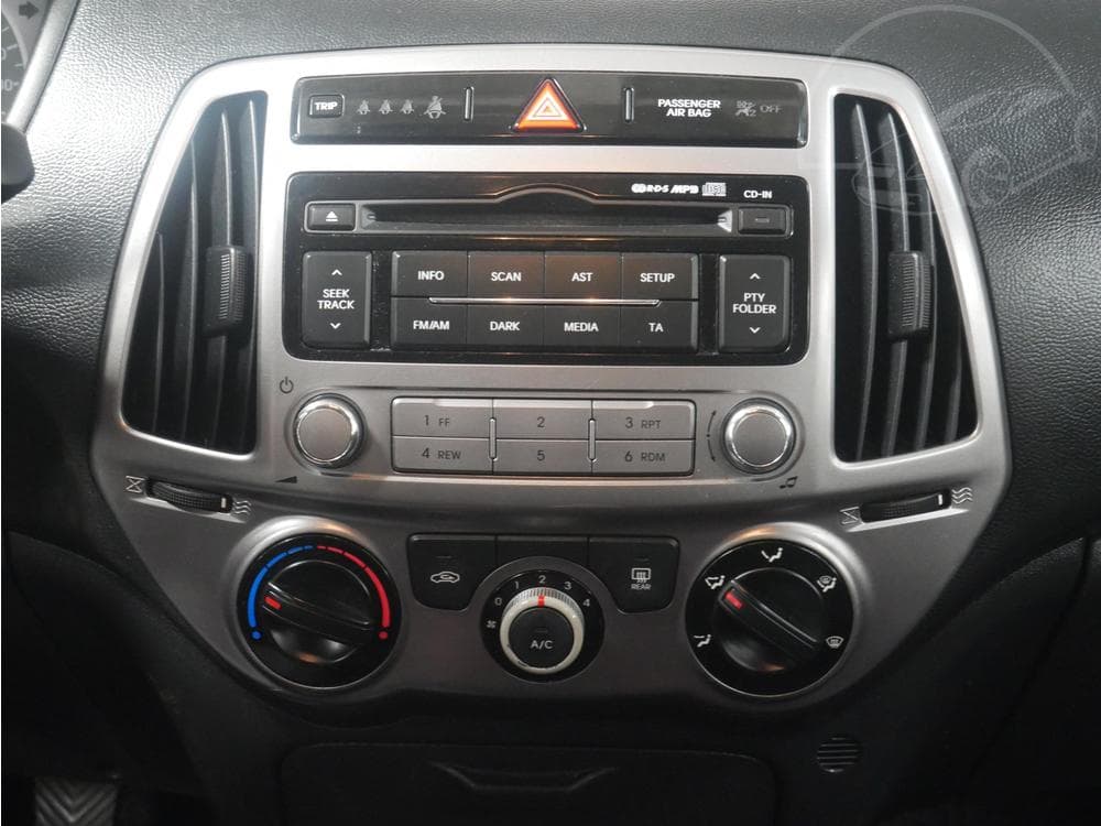 2012 Hyundai i20 - 16