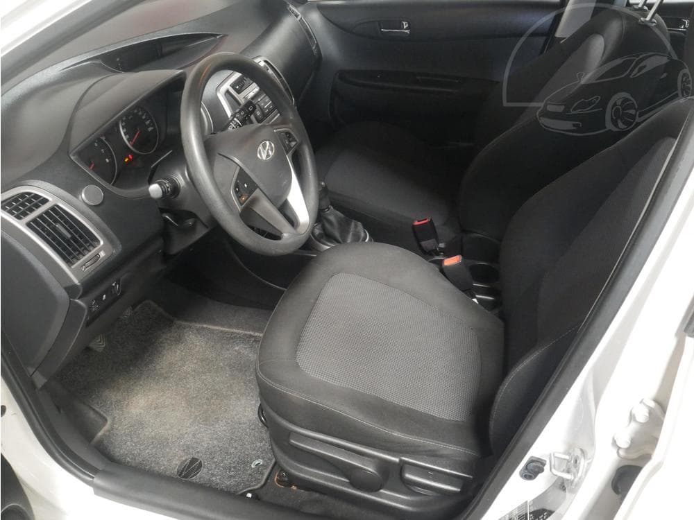 2012 Hyundai i20 - 9