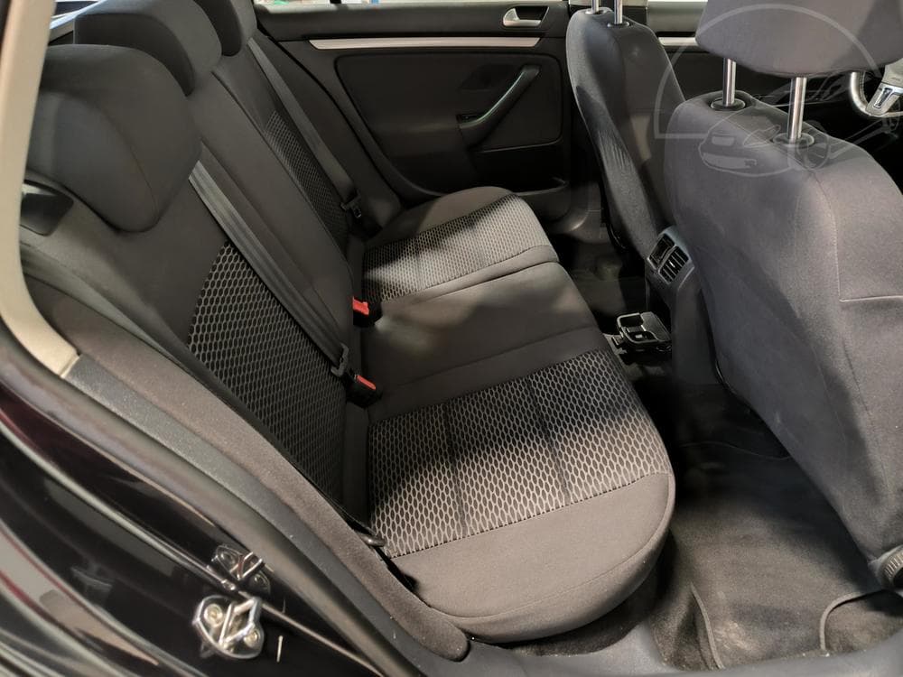 2011 Volkswagen GOLF - 11