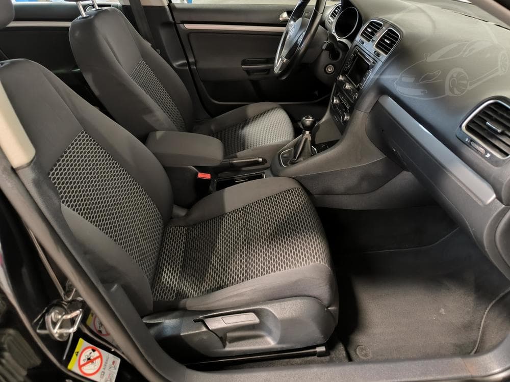 2011 Volkswagen GOLF - 12