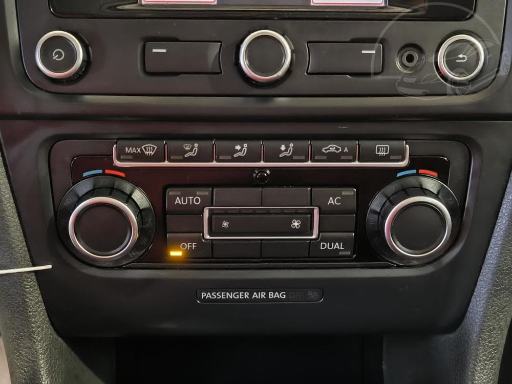 2011 Volkswagen GOLF - 15