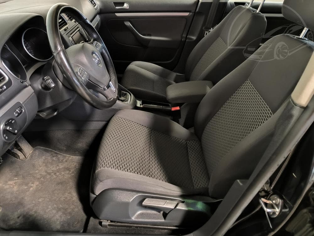 2011 Volkswagen GOLF - 9