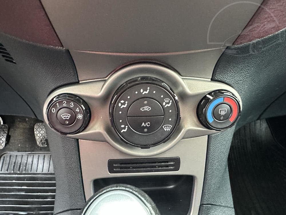 2009 Ford FIESTA - 15