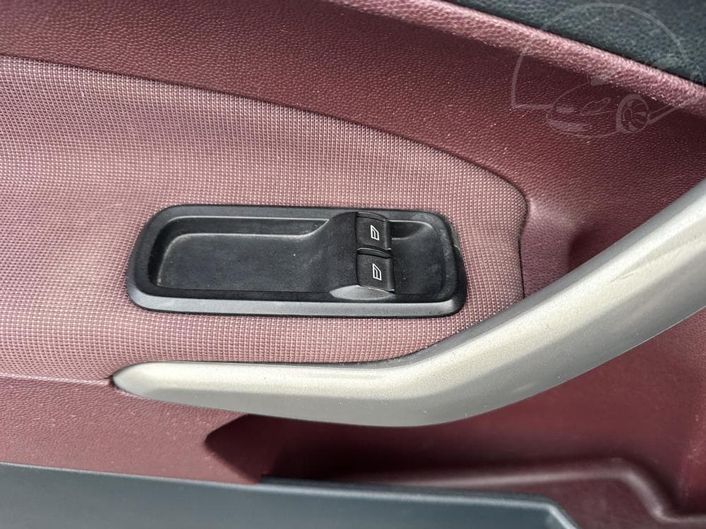 2009 Ford FIESTA - 16