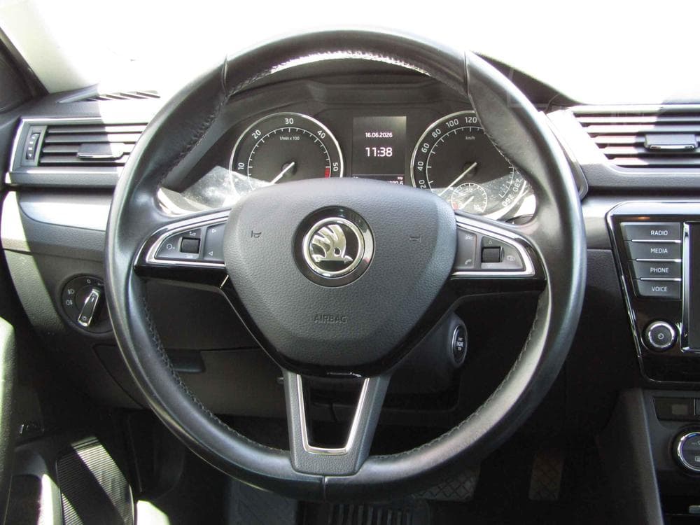 2016 Škoda SUPERB - 14