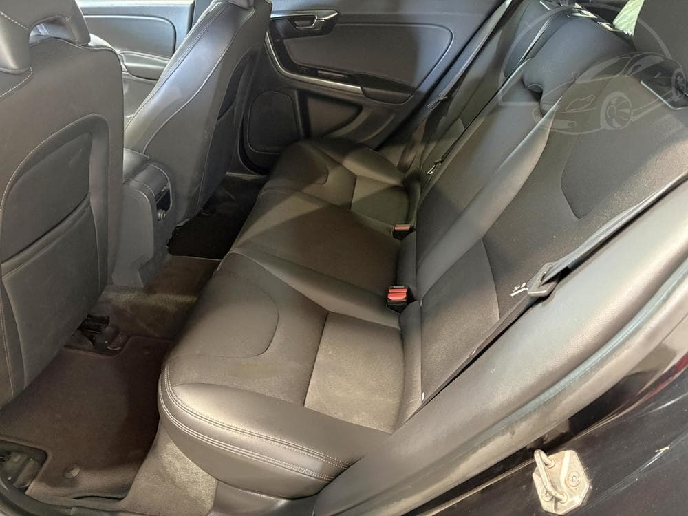 2015 Volvo V60 - 10