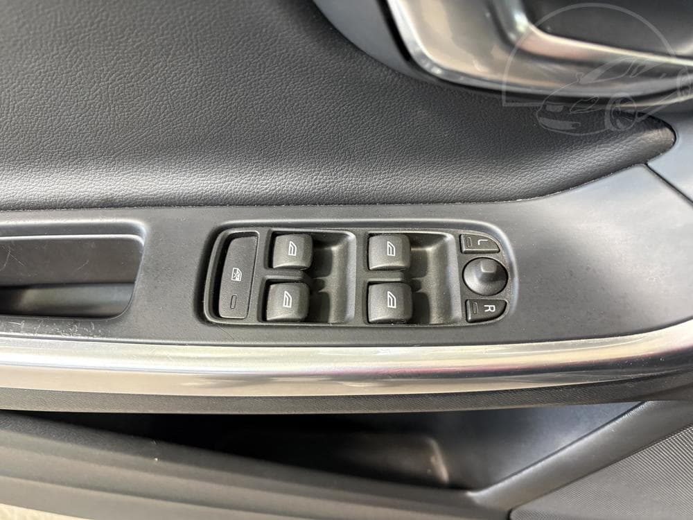 2015 Volvo V60 - 12