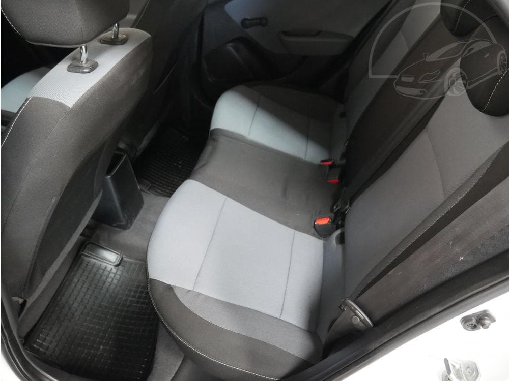 2017 Hyundai i20 - 19