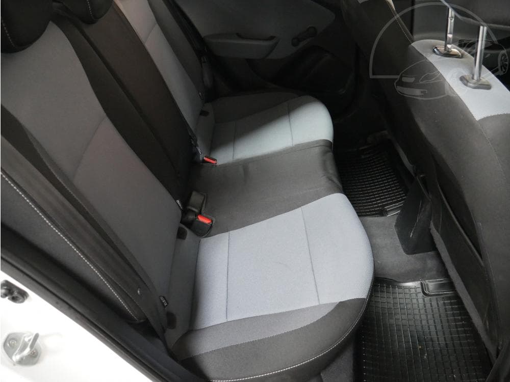 2017 Hyundai i20 - 21