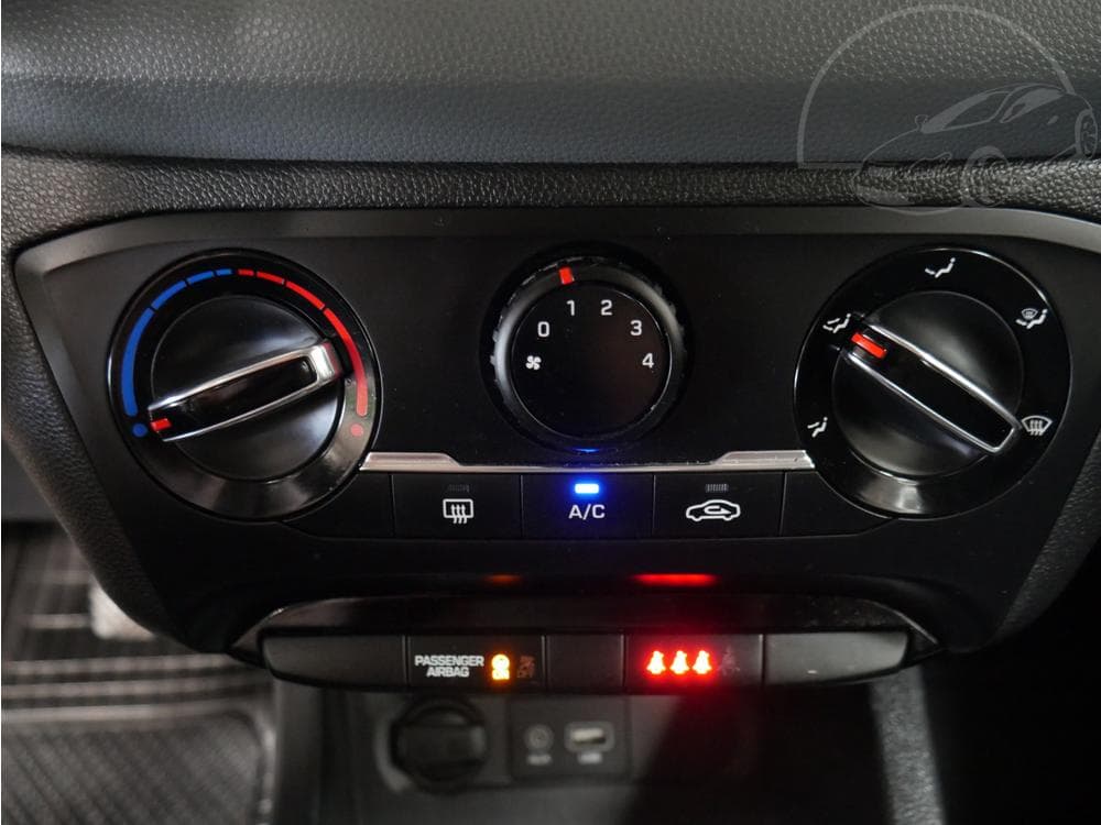 2017 Hyundai i20 - 29