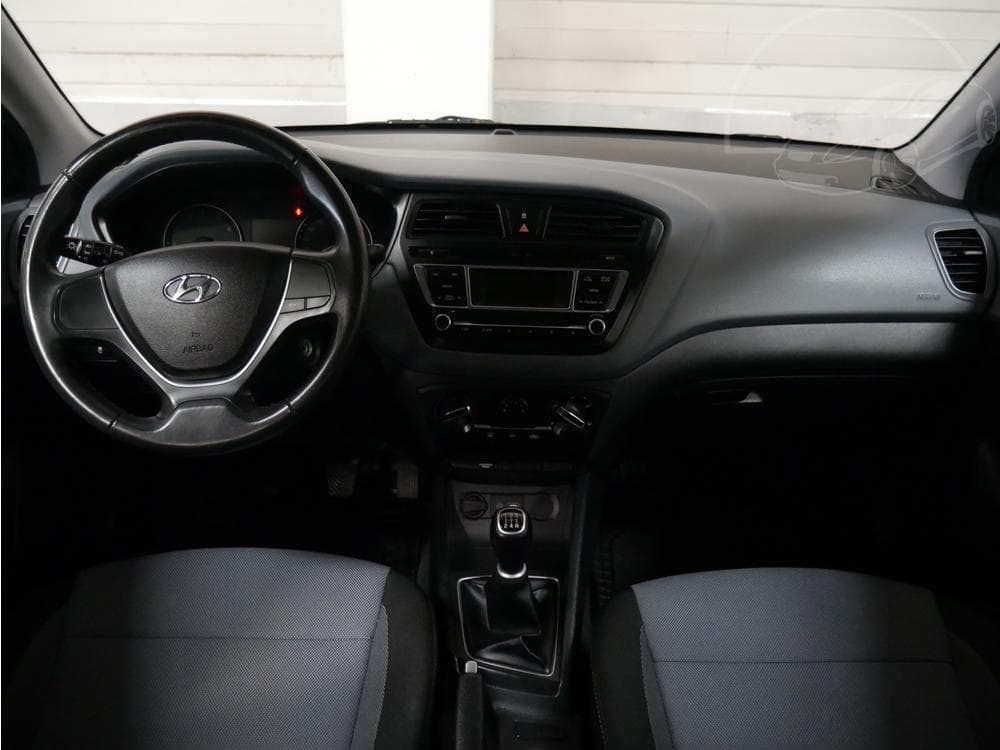 2017 Hyundai i20 - 15