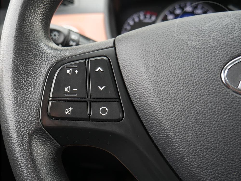 2014 Hyundai i10 - 14