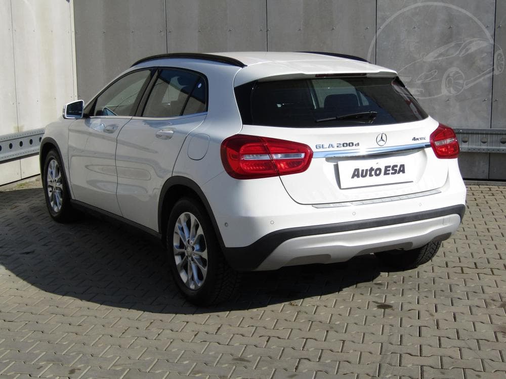 2016 Mercedes-Benz GLA - 16