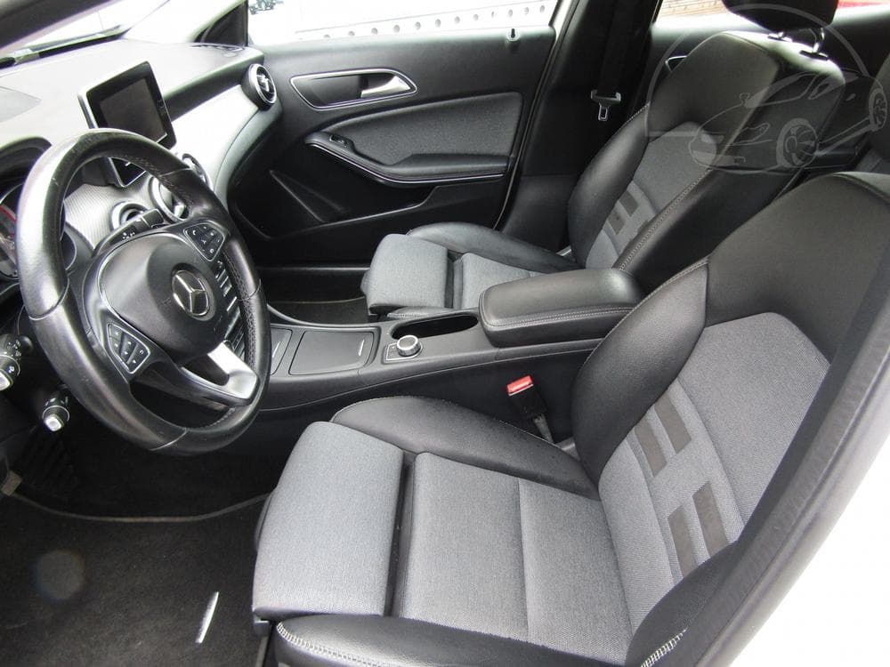 2016 Mercedes-Benz GLA - 25