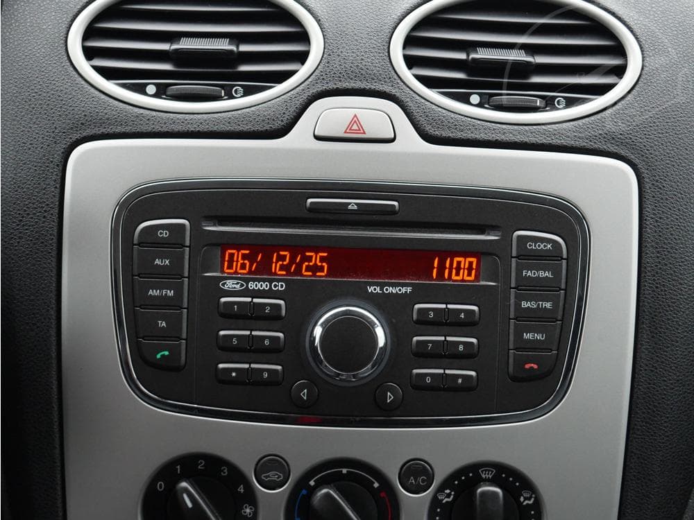 2010 Ford FOCUS - 12