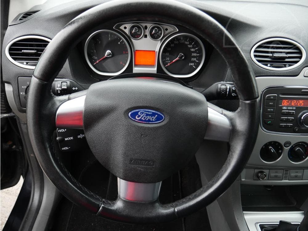 2010 Ford FOCUS - 14