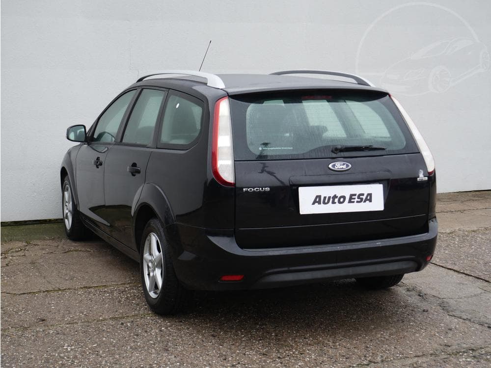 2010 Ford FOCUS - 4