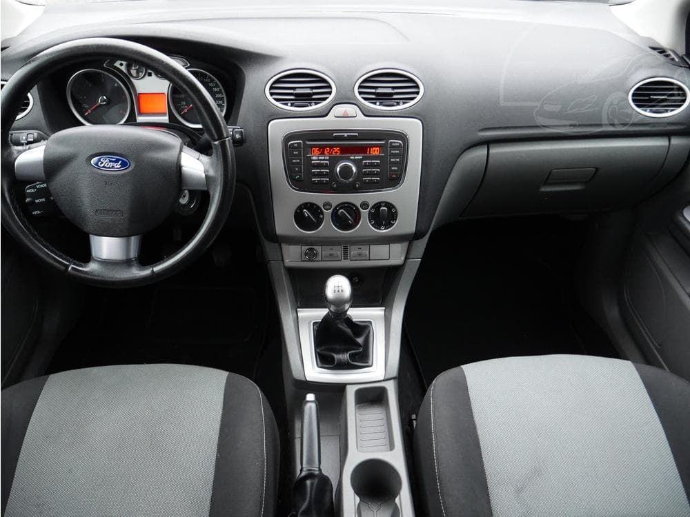 2010 Ford FOCUS - 8