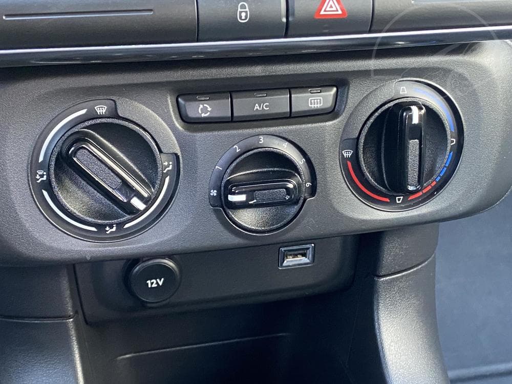 2020 Citroen C3 - 29