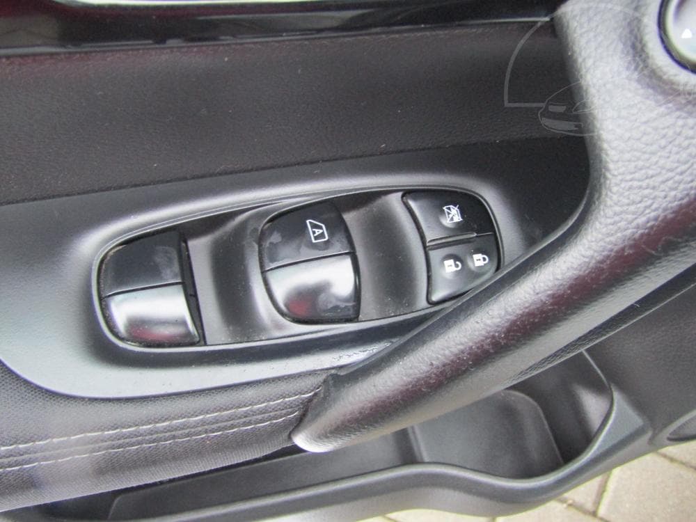 2015 Nissan Qashqai - 11