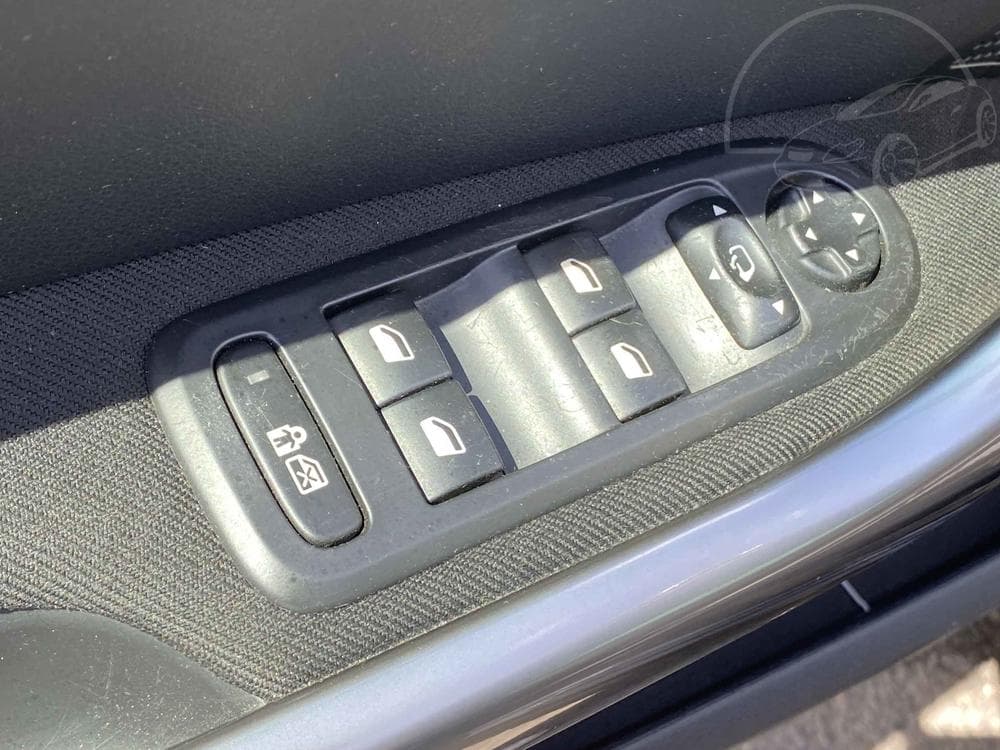 2012 Peugeot 308 - 11